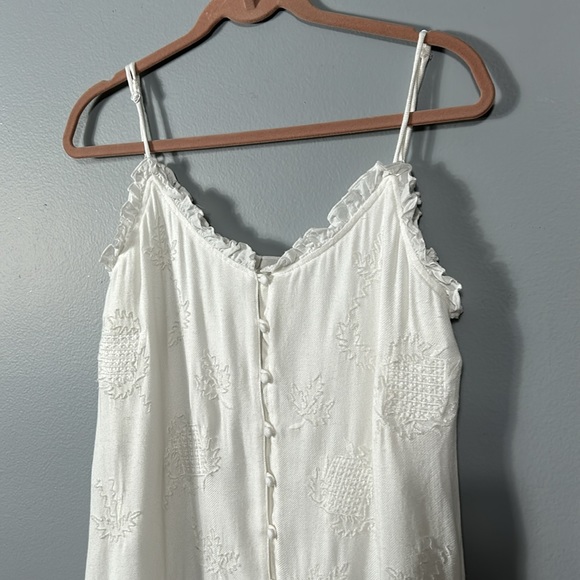 Gianni Bini White Rustic Cottage Embroidered White Dress with cloth buttons Sz M - Picture 11 of 17